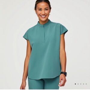 Figs Rafaela Scrub Top in Hydrogreen